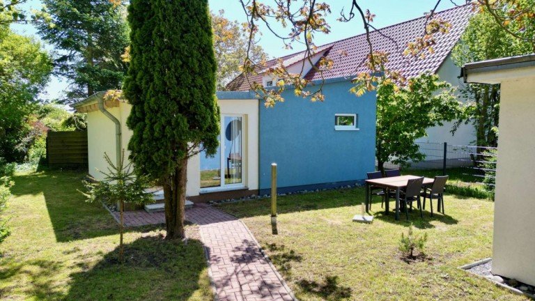 Titelbild Dranske Bungalow Zwei Bungalows wenige Meter vom Ostseestrand entfernt!