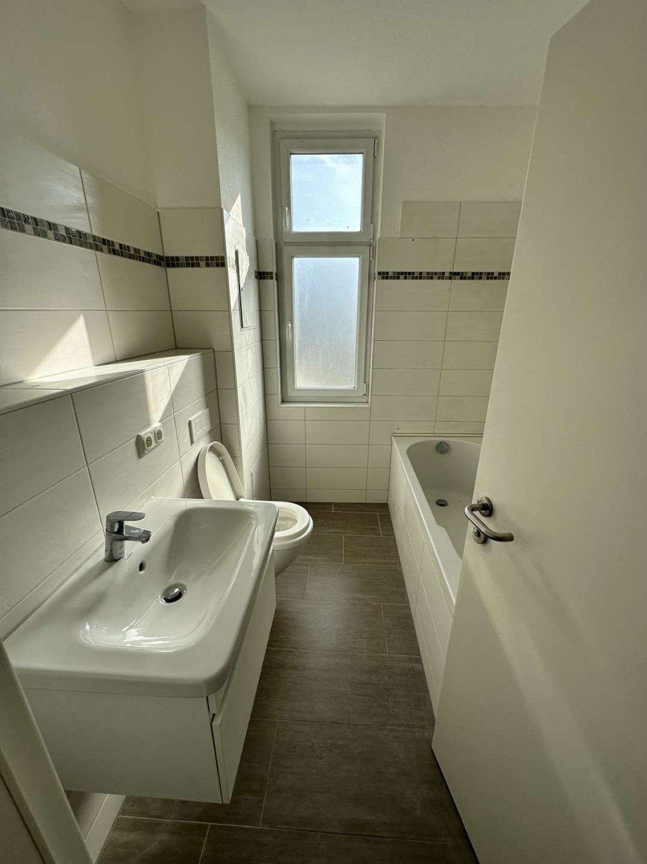 Bad WE 1. OG rechts Mehrfamilienhaus Greifswald