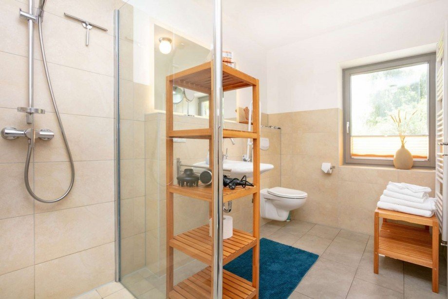 WE Bernstein Badezimmer Haus Putbus