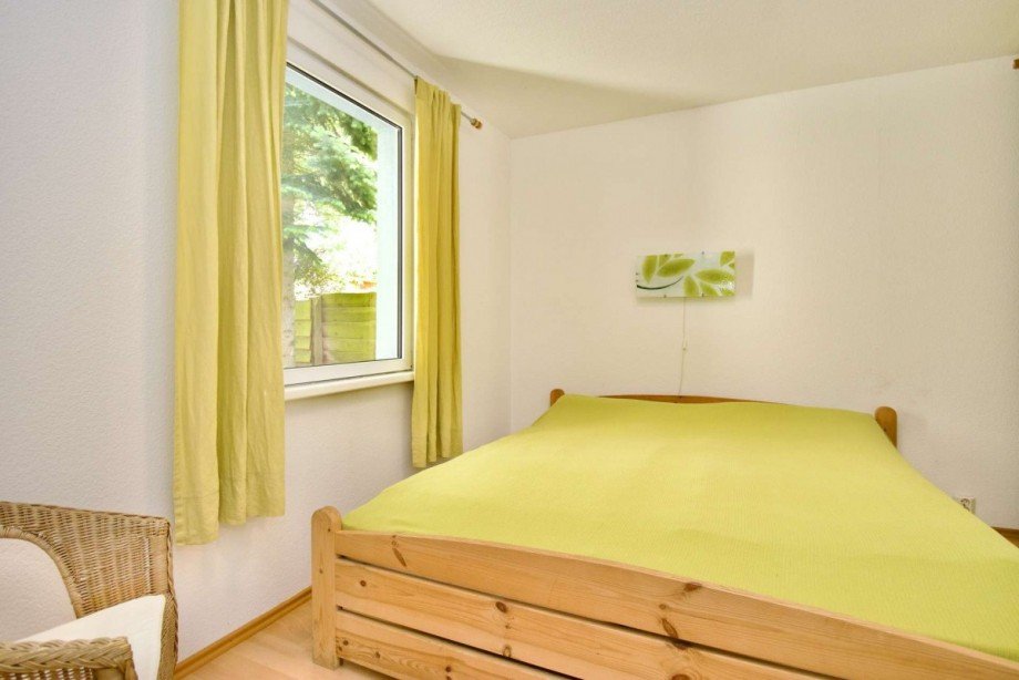 Schlafzimmer 1 Bungalow Dranske